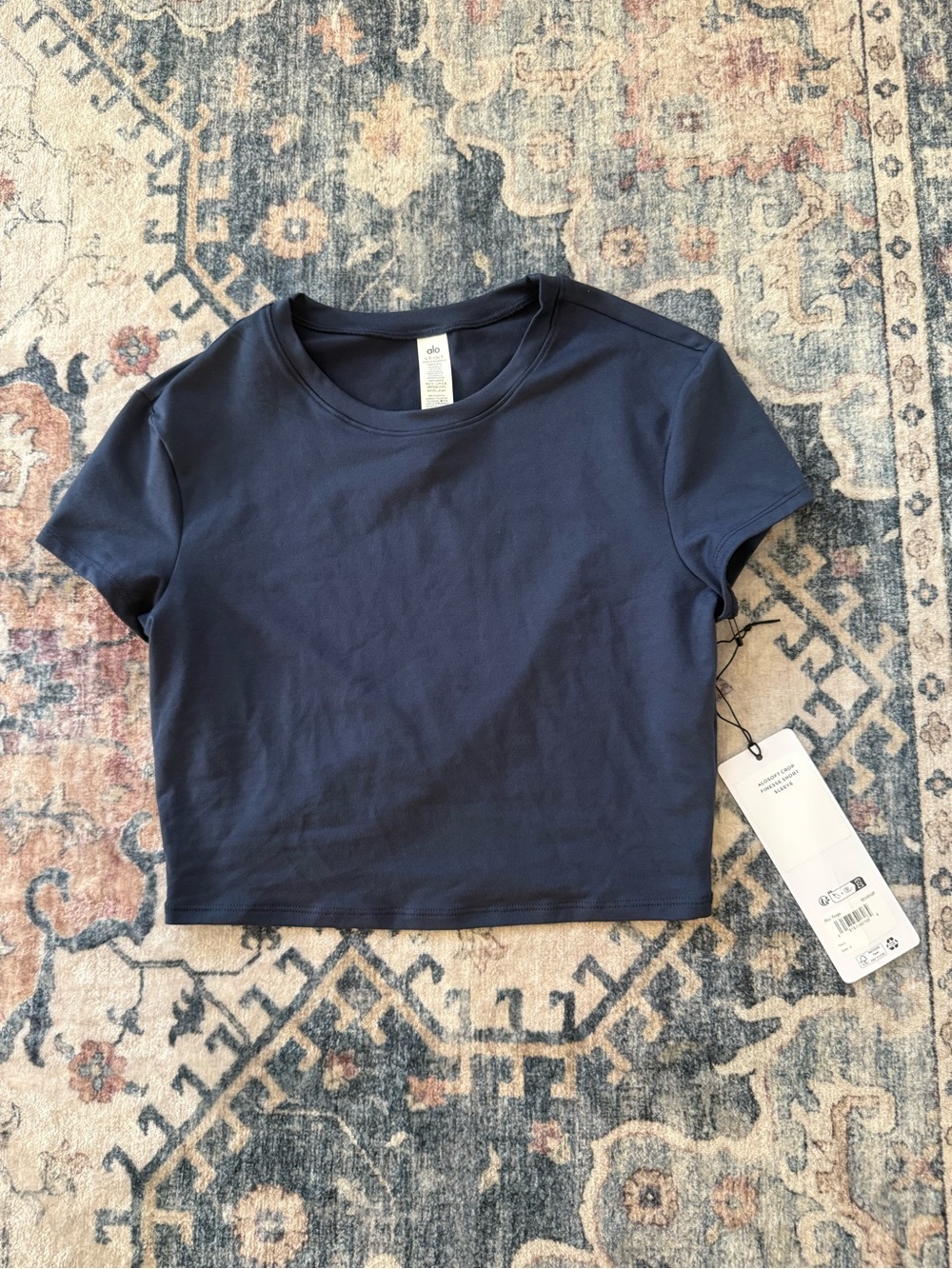 NWT ALO Yoga Alosoft Crop Finesse Top - Navy - Size small - Picture 4 of 8